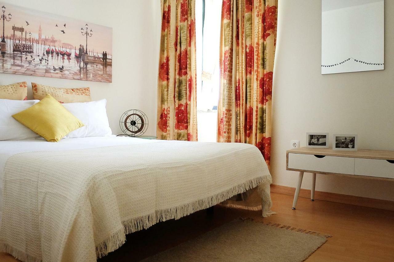 بيت شباب Family House أفيرو المظهر الخارجي الصورة